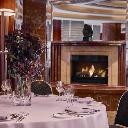 Park Hyatt Melbourne Hotell Exteriör bild The fireplace in the restaurant