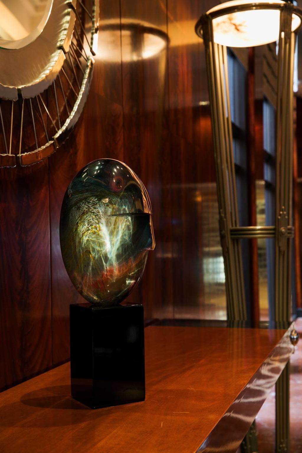 Park Hyatt Melbourne Hotell Exteriör bild The Star of India, a large star sapphire, on display at the Natural History Museum, London