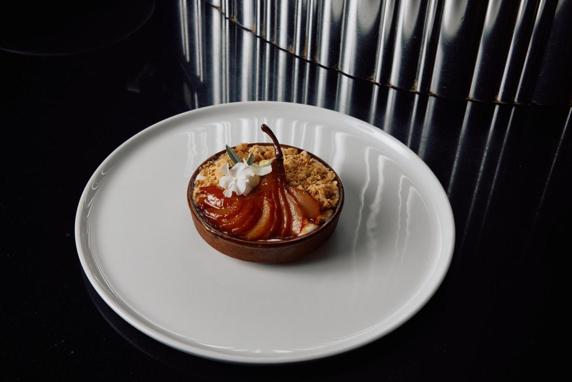 Park Hyatt Melbourne Hotell Exteriör bild Pear and almond crumble