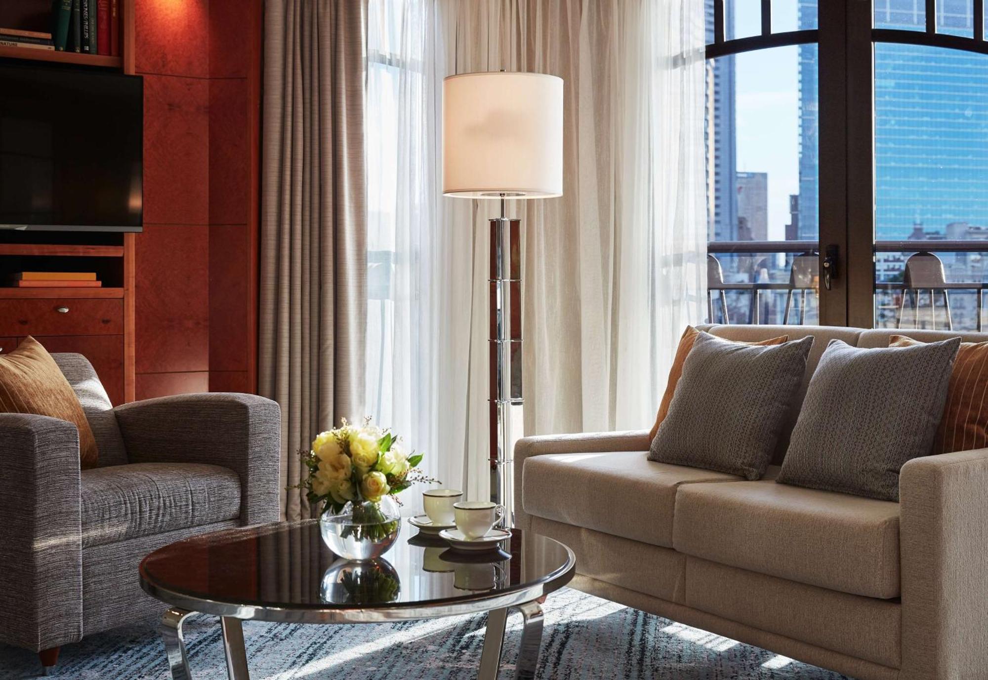Park Hyatt Melbourne Hotell Exteriör bild A living room at the Mandarin Oriental, New York